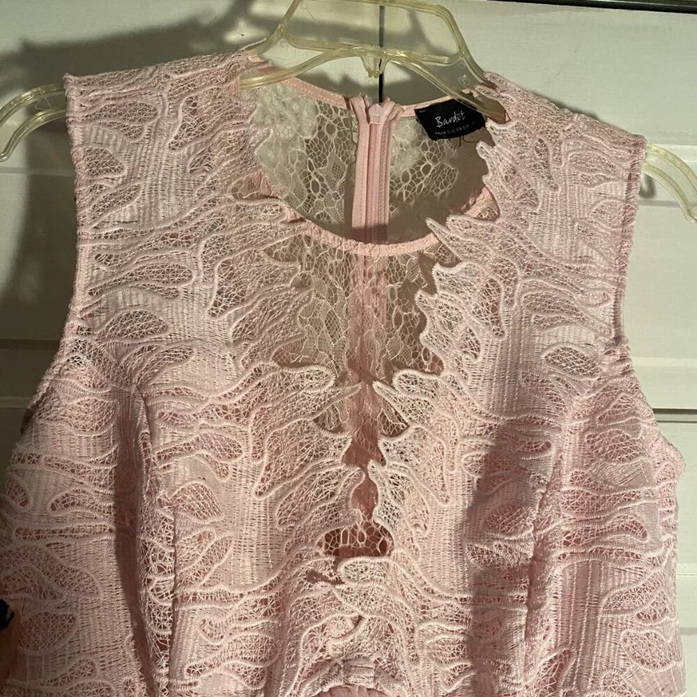 Breathtaking Bardot Francesca Lace Dress in Pink US Size 6 - Picture 8 of 8
